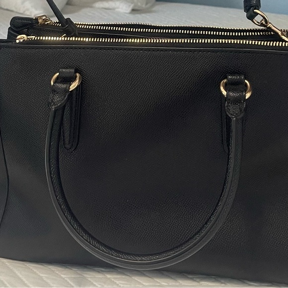 Authentic Coach Surrey Carryall. Style: F44958 - Picture 2 of 12